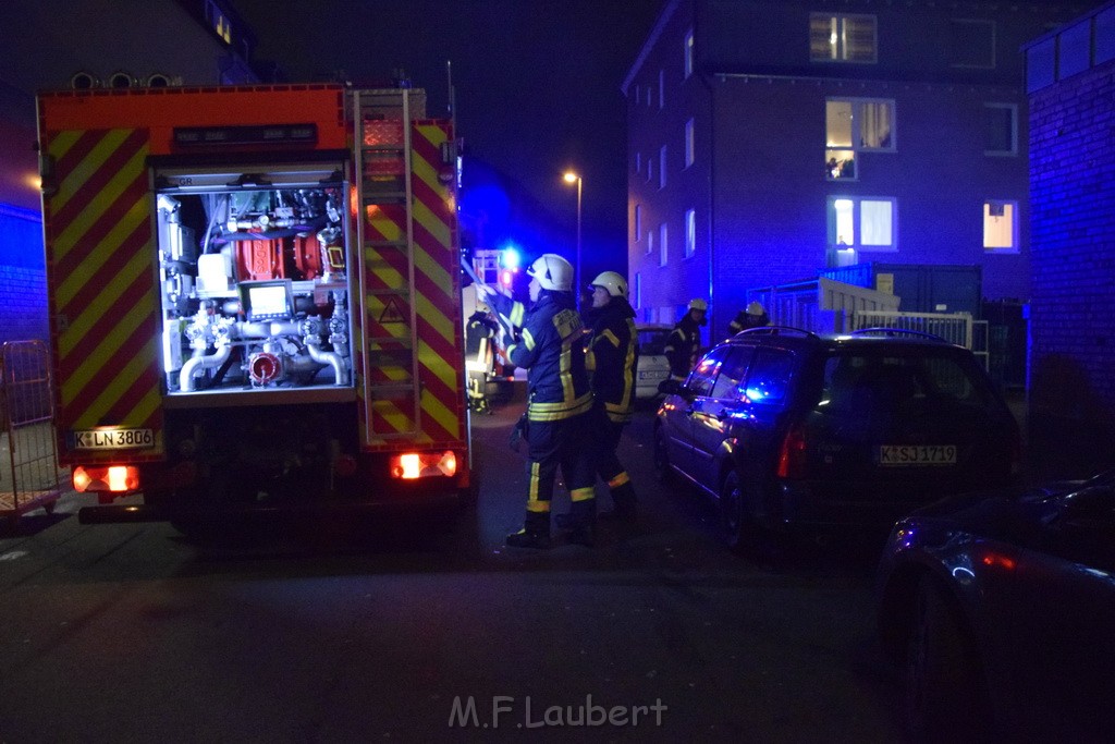 Feuer Papp Presscontainer Koeln Hoehenberg Bochumerstr P006.JPG - Miklos Laubert